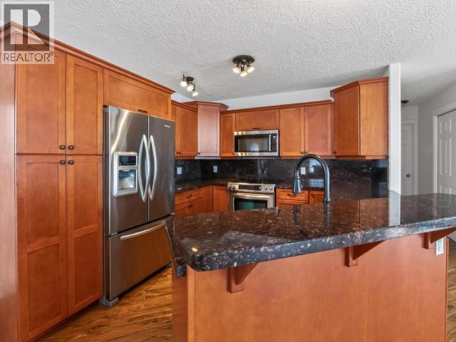 4 Ruby Lane, Whitehorse, YT - Indoor Photo Showing Kitchen With Stainless Steel Kitchen