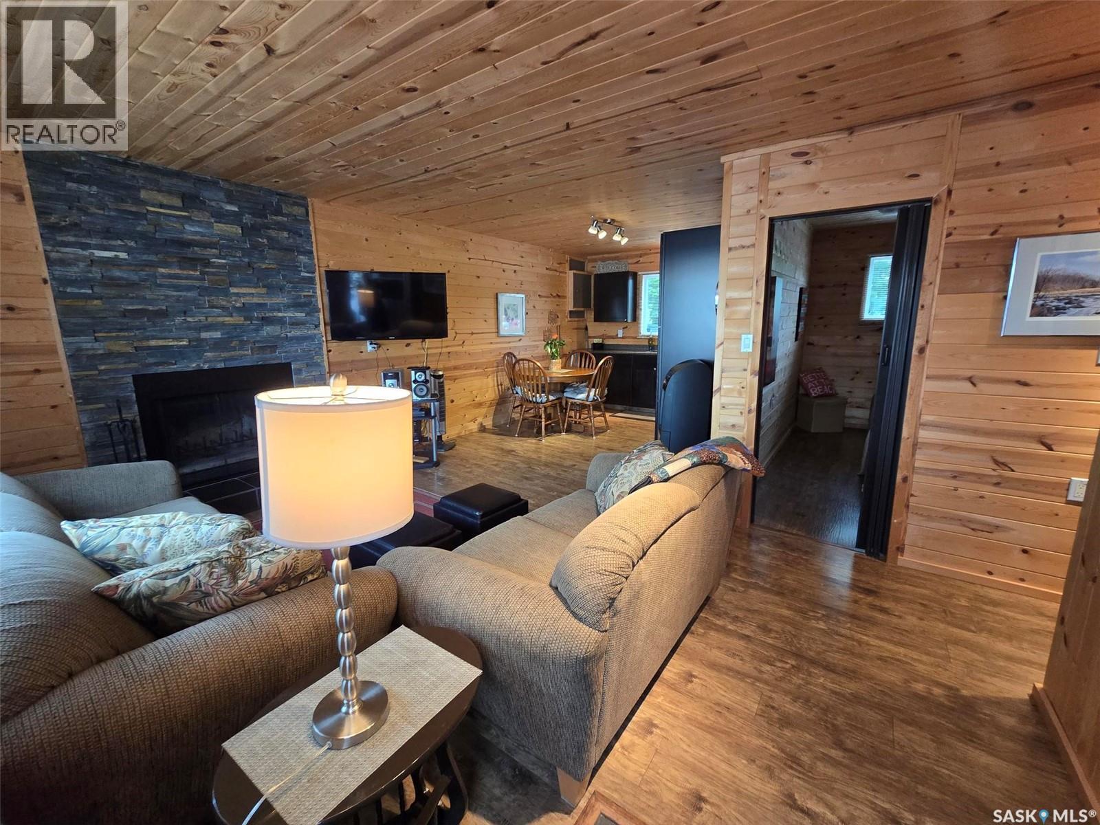 620 Surfside Drive E, Crooked Lake, SK - Indoor Photo Showing Other Room