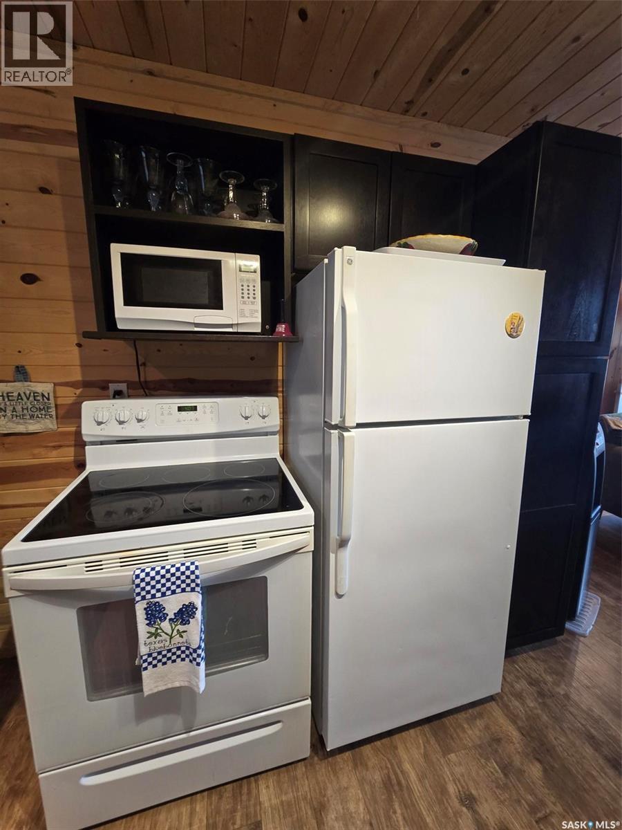 620 Surfside Drive E, Crooked Lake, SK - Indoor Photo Showing Kitchen