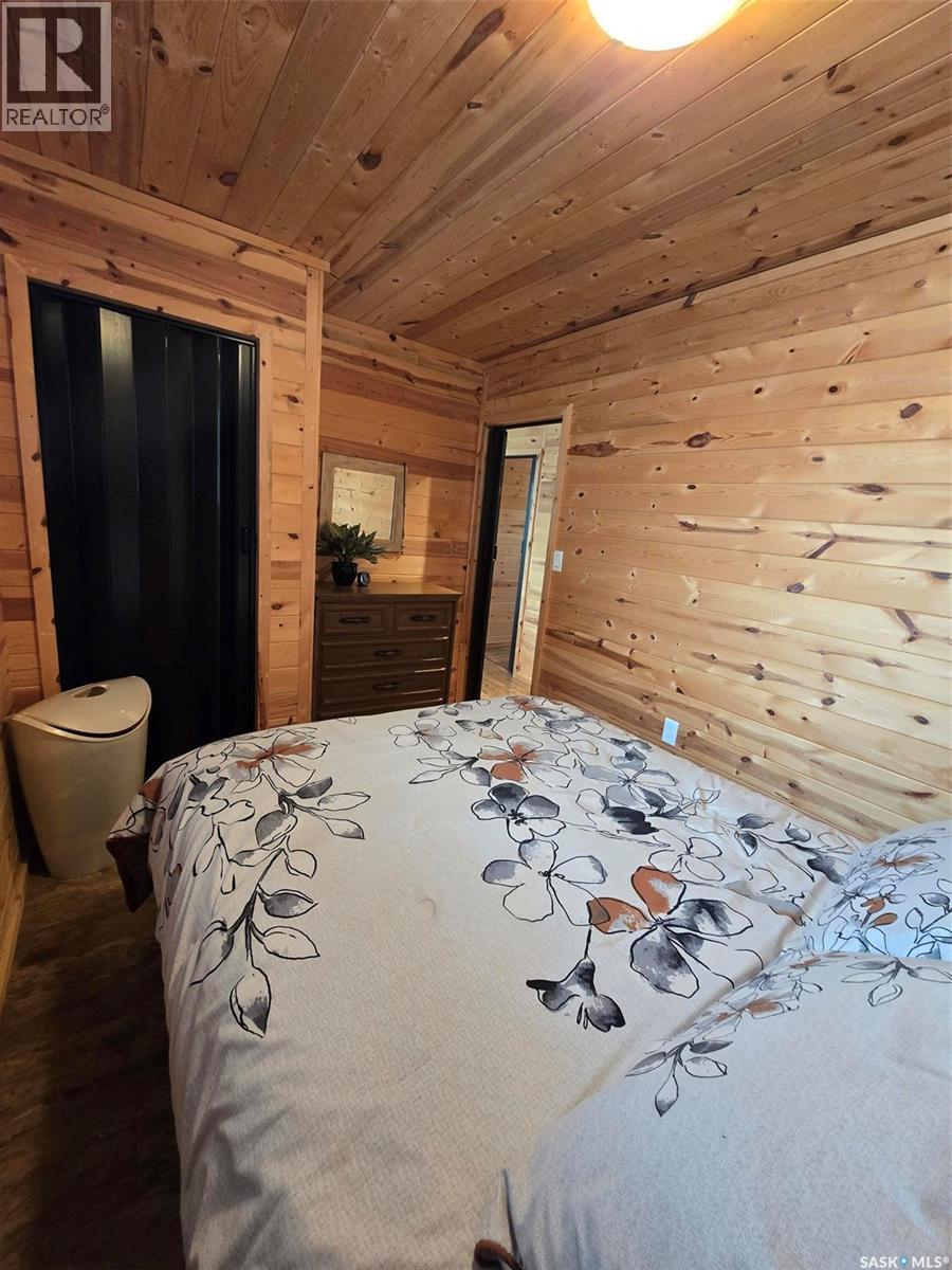 620 Surfside Drive E, Crooked Lake, SK - Indoor Photo Showing Bedroom