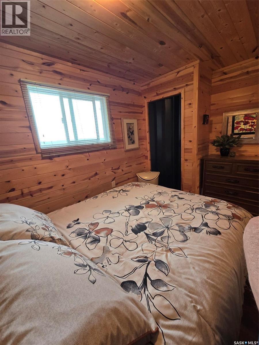 620 Surfside Drive E, Crooked Lake, SK - Indoor Photo Showing Bedroom