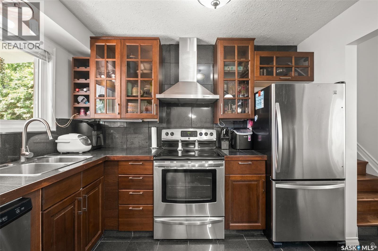 3075 Sherman Drive, Prince Albert, SK - Indoor Photo Showing Kitchen With Double Sink
