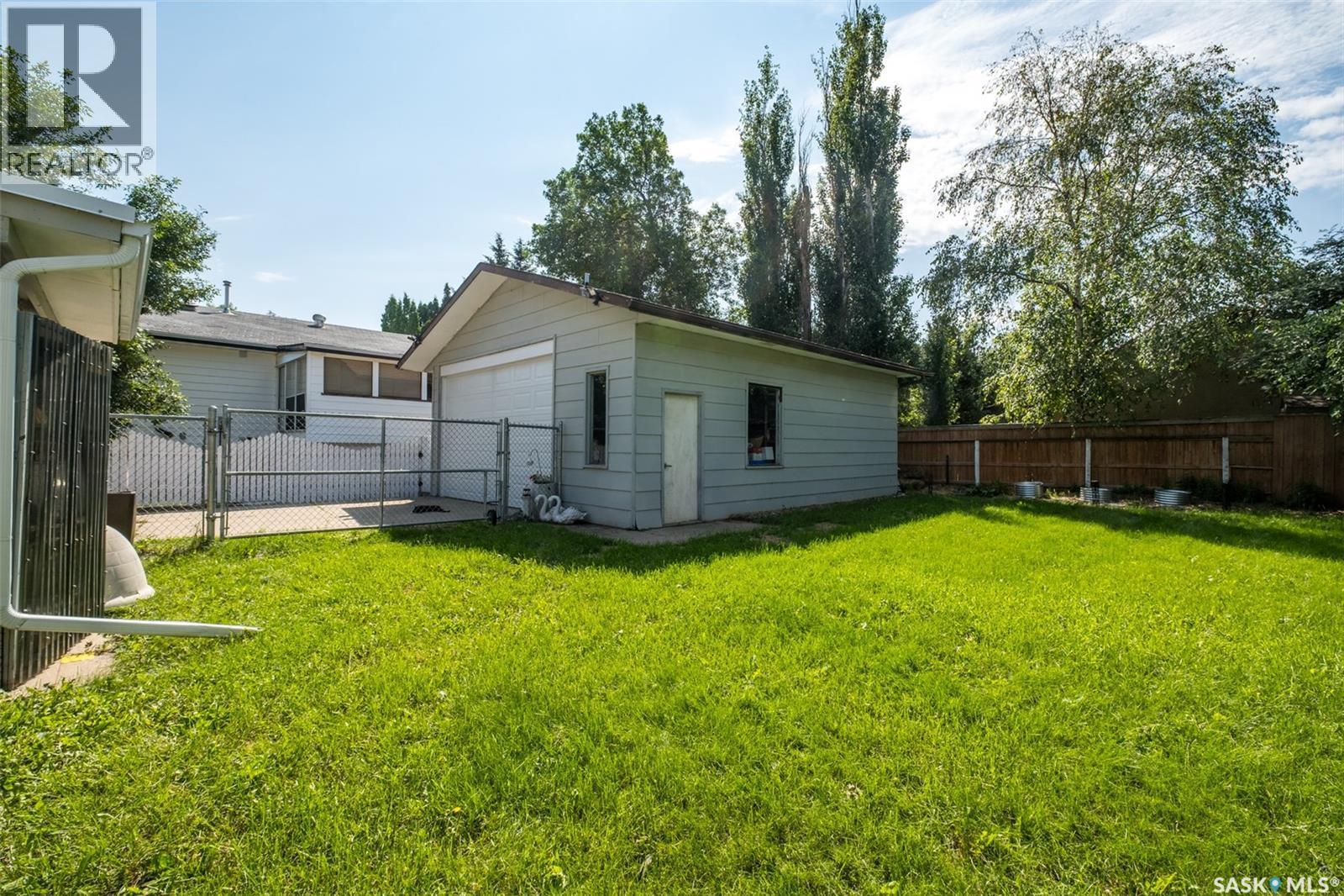3075 Sherman Drive, Prince Albert, SK - Outdoor