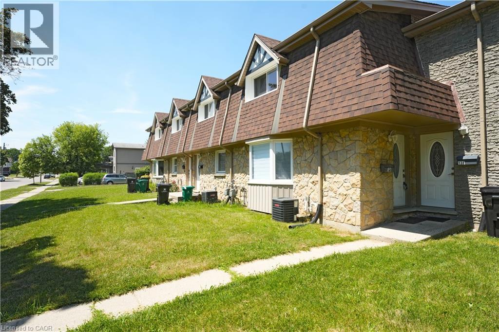 136 Jansen Avenue, Kitchener, ON - Outdoor