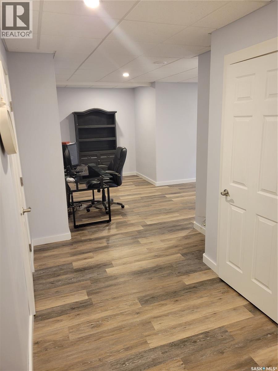 718 Patrick Bay, Saskatoon, SK - Indoor Photo Showing Other Room