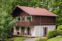 174 Rue des Deux-Montagnes Bromont, QC J2L 1N8