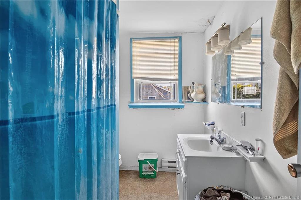 135 Riverview Dr, Saint John, NB - Indoor Photo Showing Bathroom