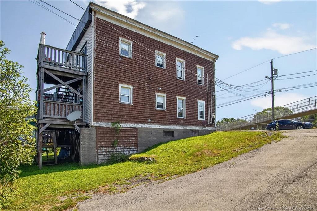 135 Riverview Dr, Saint John, NB - Outdoor With Exterior