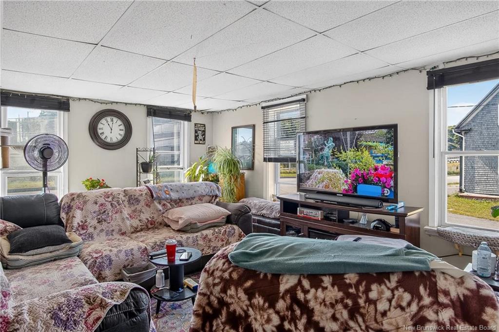 135 Riverview Dr, Saint John, NB - Indoor Photo Showing Living Room