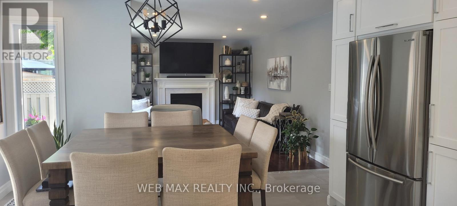Family room with fireplace,potlights - 22 Ashbury Crescent, Caledon, ON - Indoor Photo Showing Dining Room
