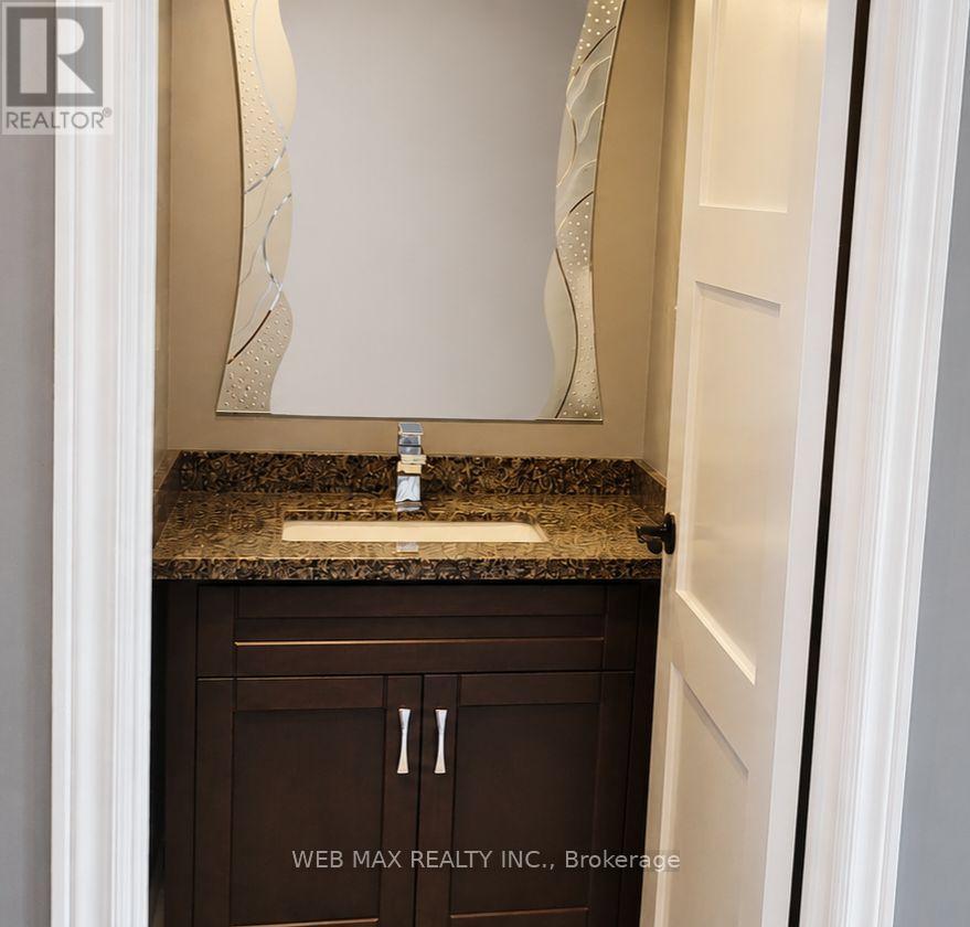 Updated powder room on main floor off of foyer - 22 Ashbury Crescent, Caledon, ON - Indoor Photo Showing Bathroom