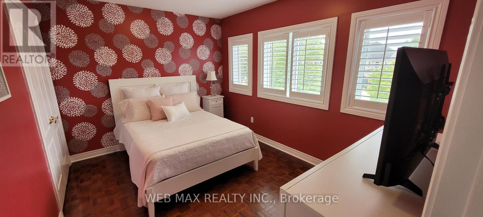 Large 2nd bedroom, parquet floor - 22 Ashbury Crescent, Caledon, ON - Indoor Photo Showing Bedroom
