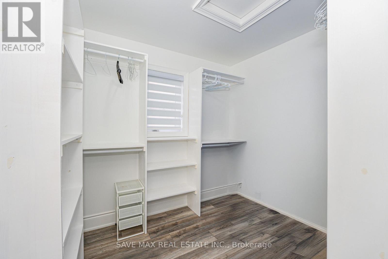 86 Sunset Way, Thorold, ON - Indoor With Storage
