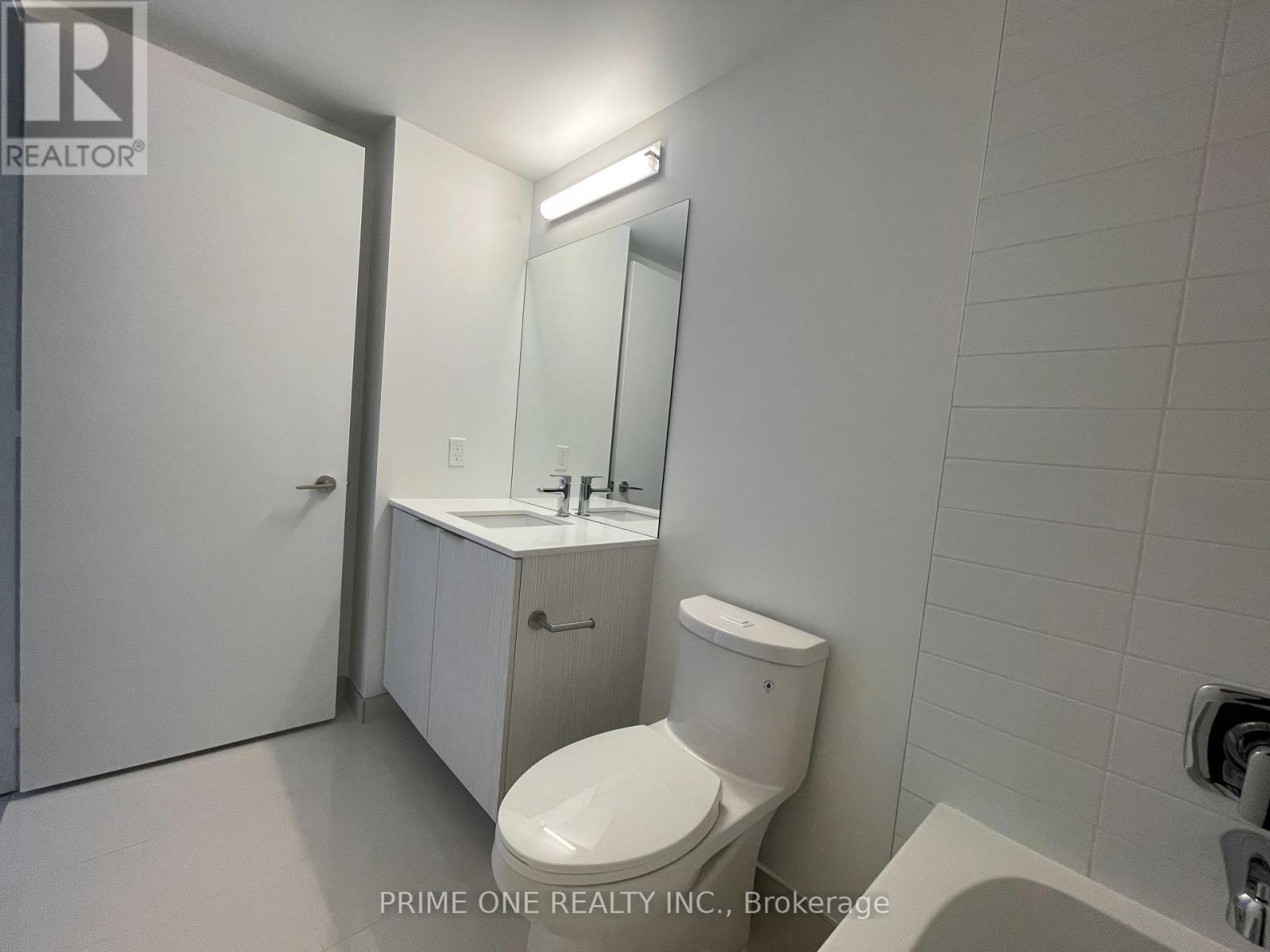 1114 - 158 Front Street E, Toronto, ON - Indoor Photo Showing Bathroom
