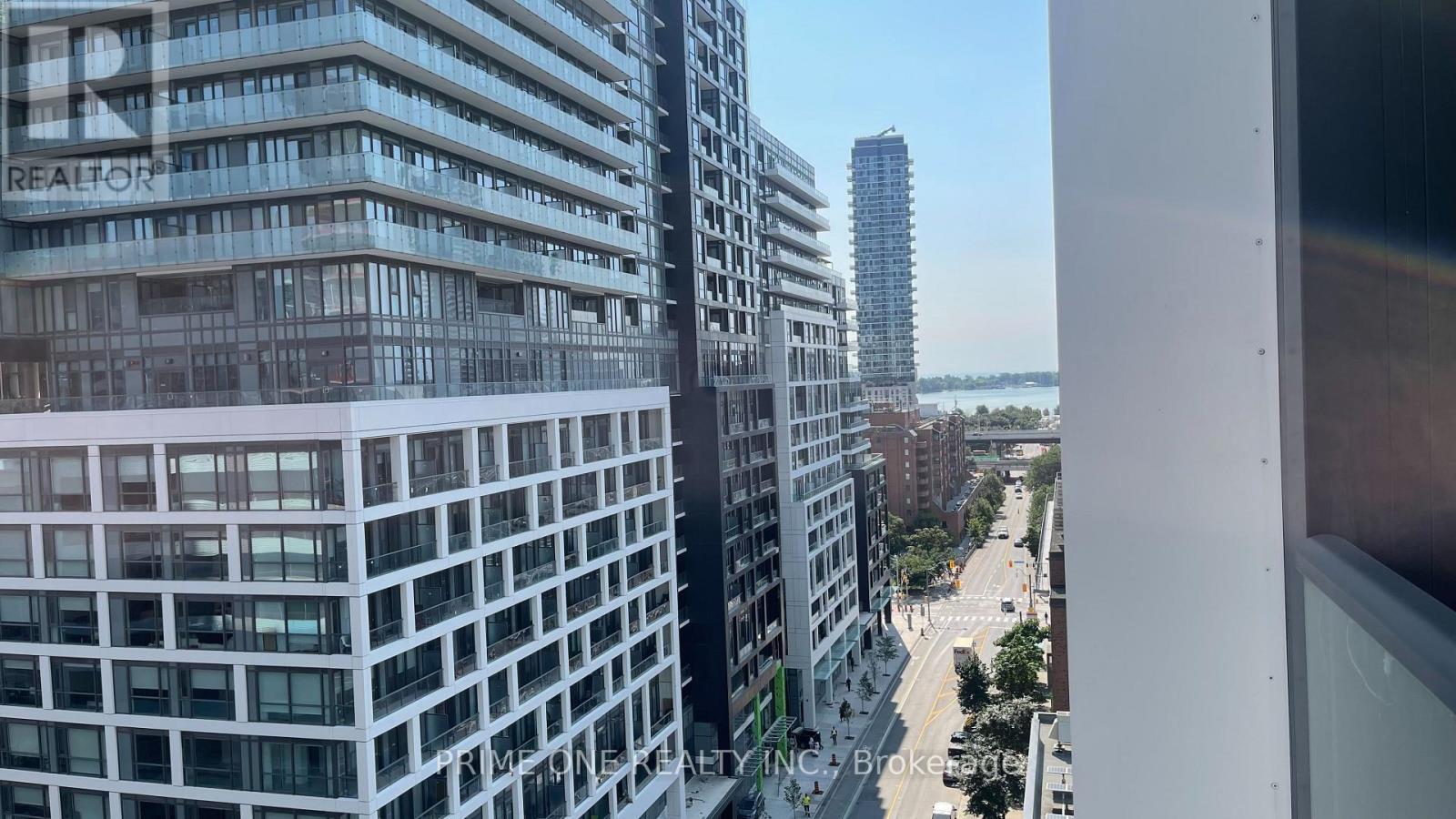 1114 - 158 Front Street E, Toronto, ON - Outdoor With Balcony With Facade