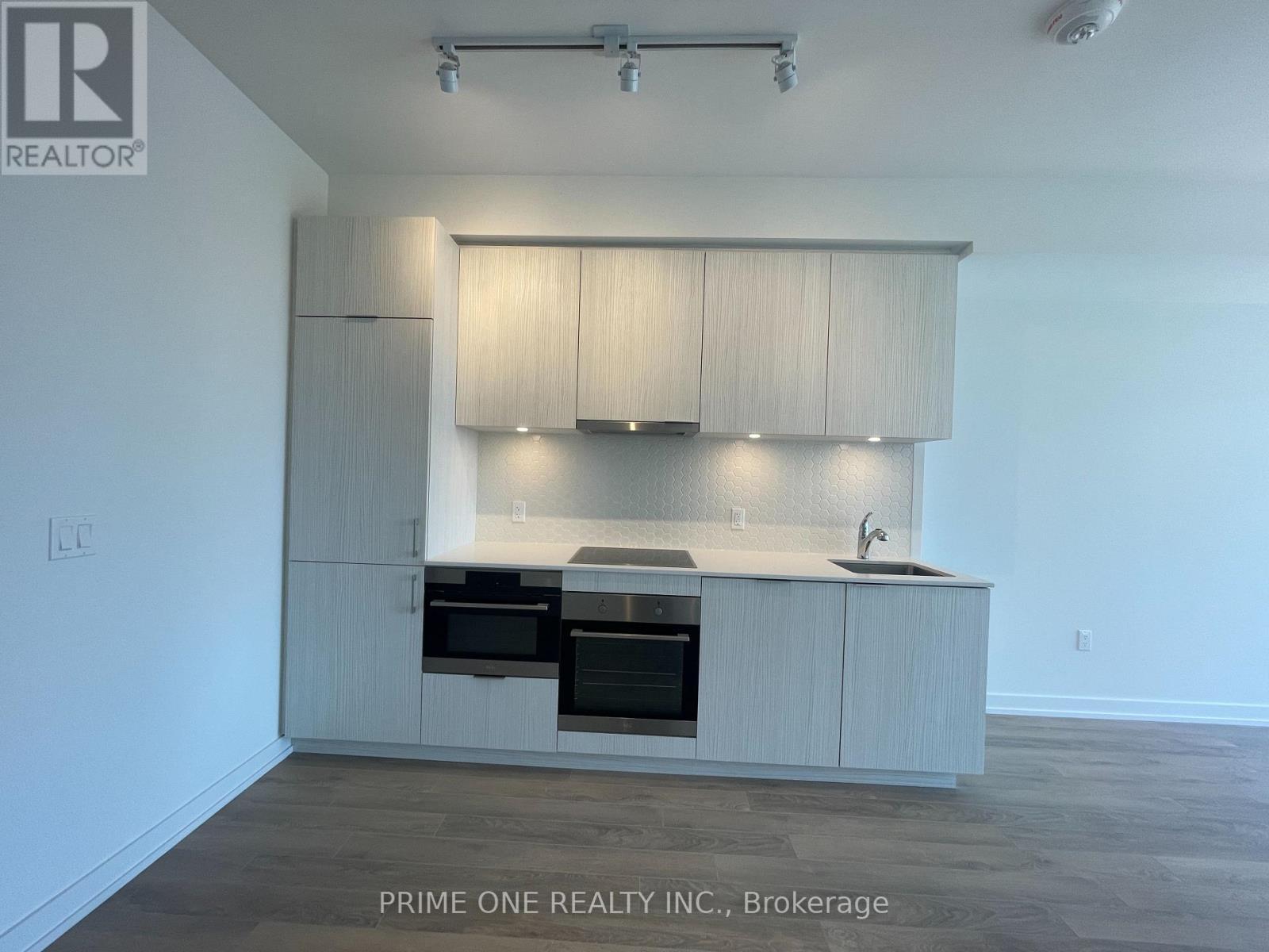 1114 - 158 Front Street E, Toronto, ON - Indoor