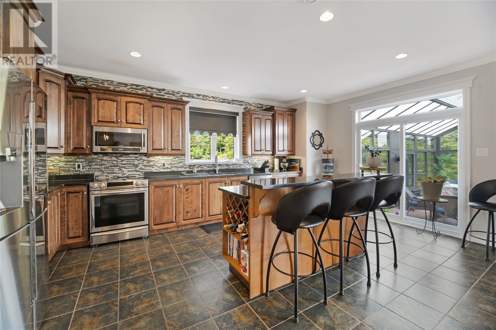 206 Summit Drive, Paradise, NL - Indoor Photo Showing Kitchen