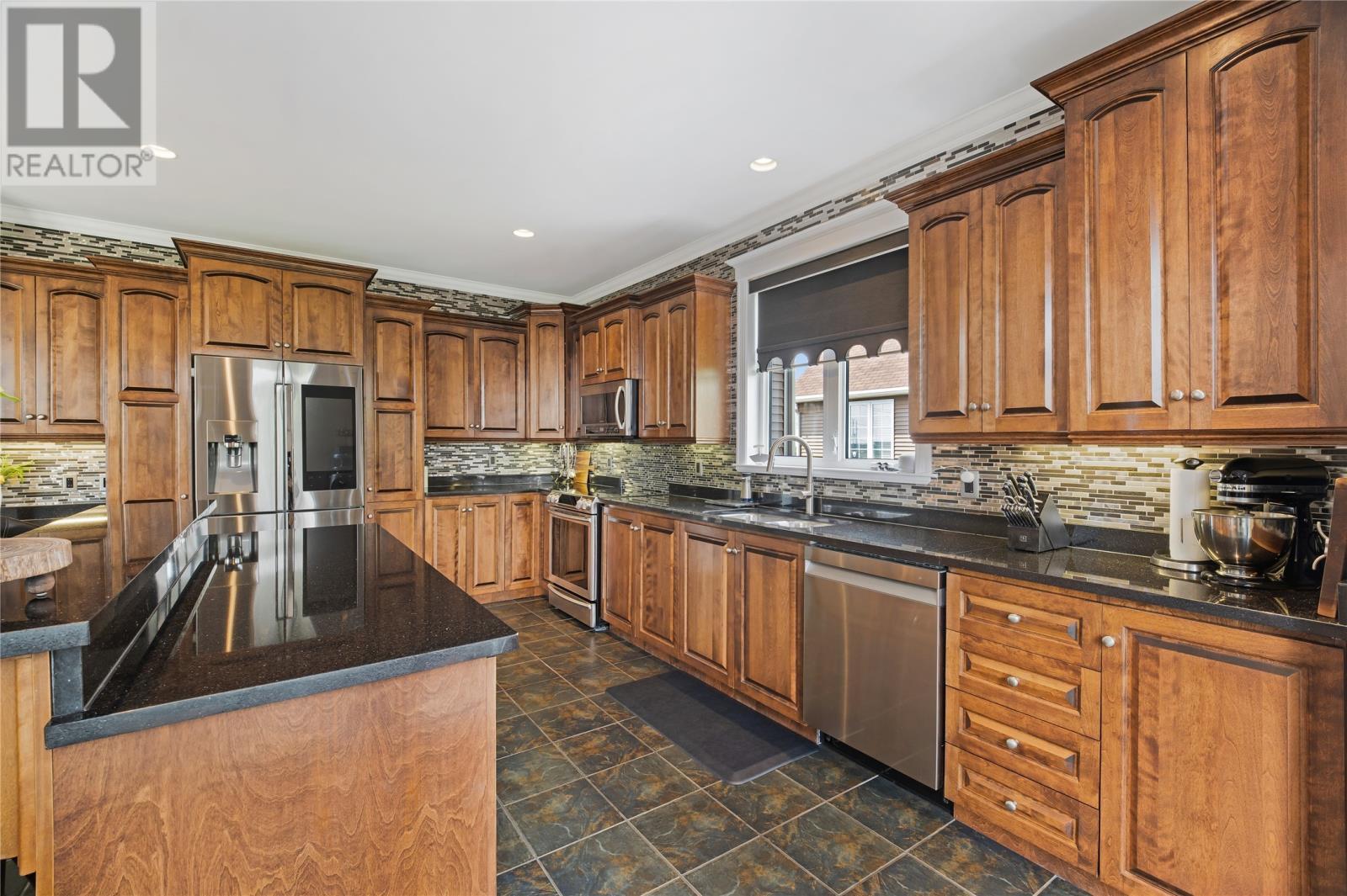 206 Summit Drive, Paradise, NL - Indoor Photo Showing Kitchen