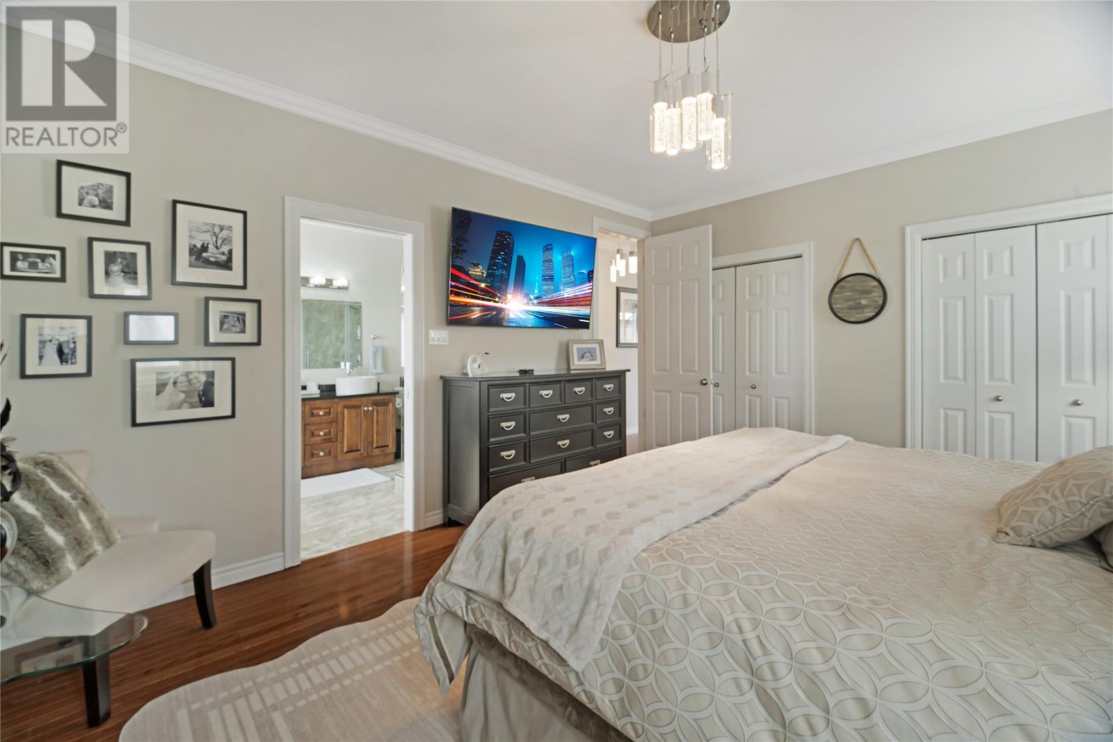 206 Summit Drive, Paradise, NL - Indoor Photo Showing Bedroom
