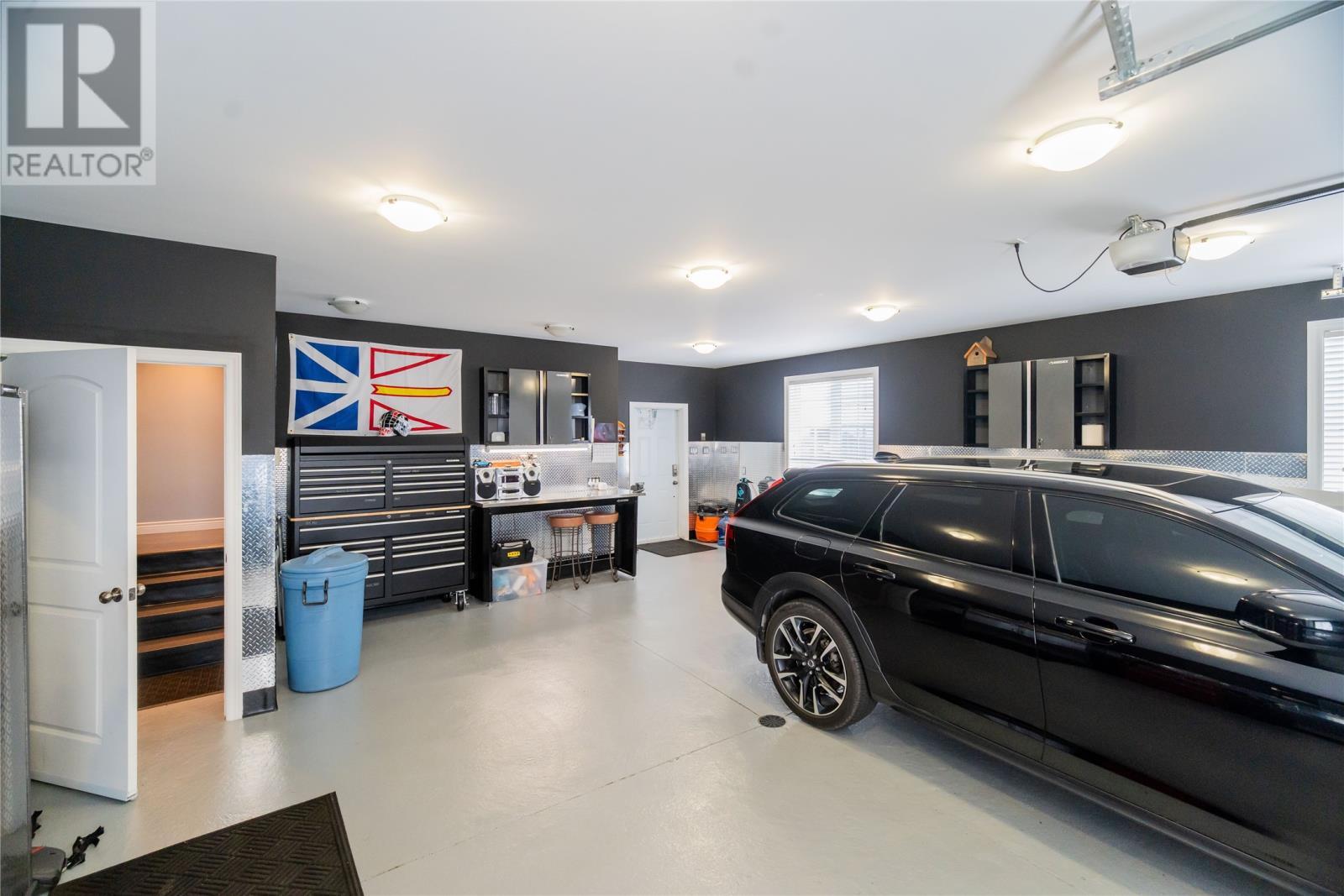 206 Summit Drive, Paradise, NL - Indoor Photo Showing Garage