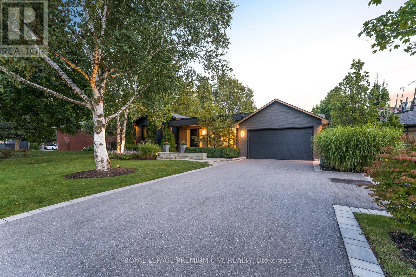 49 Norman Drive, King, ON - Outdoor