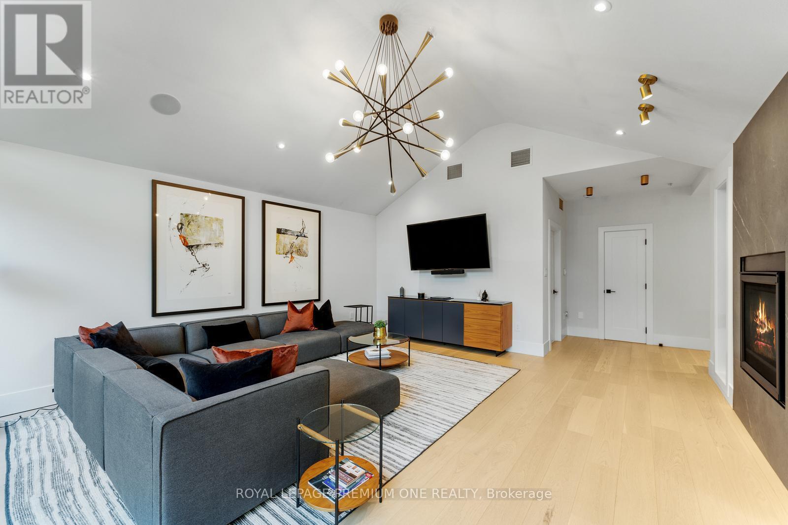 49 Norman Drive, King, ON - Indoor With Fireplace