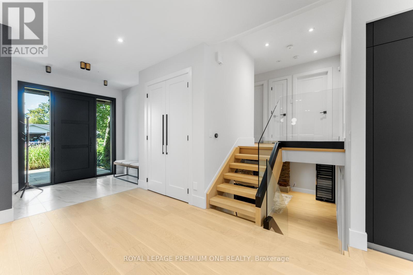 49 Norman Drive, King, ON - Indoor Photo Showing Other Room