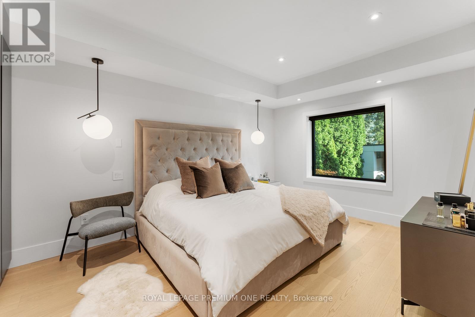 49 Norman Drive, King, ON - Indoor Photo Showing Bedroom