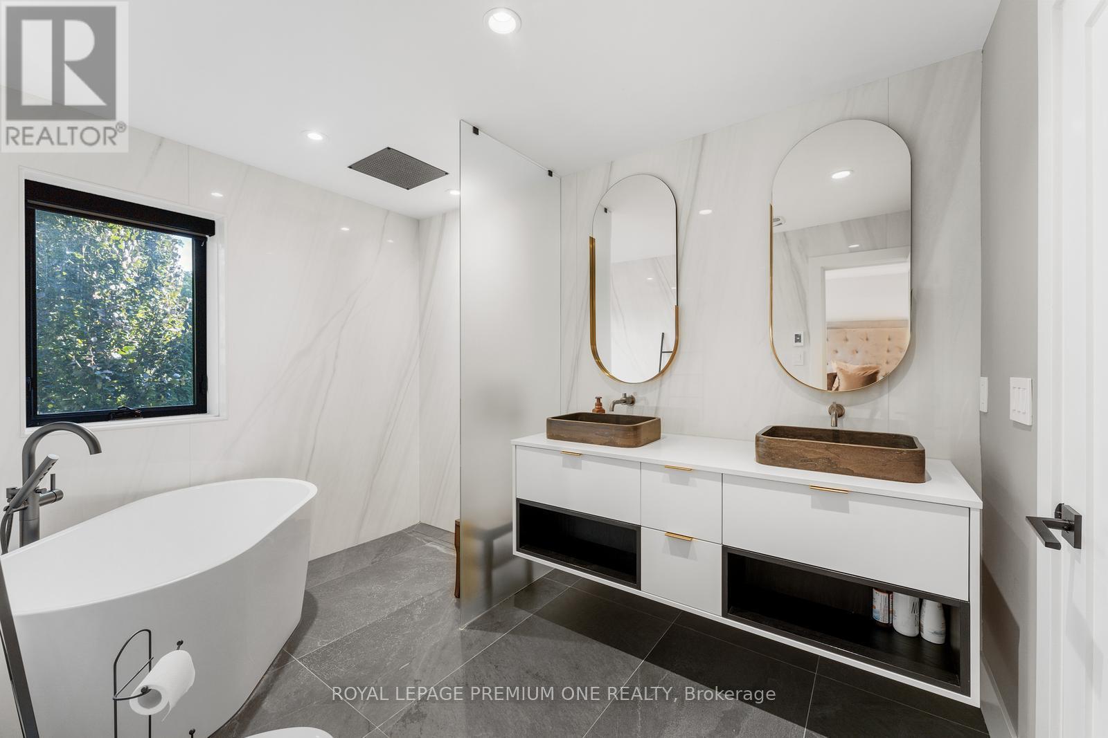 49 Norman Drive, King, ON - Indoor Photo Showing Bathroom