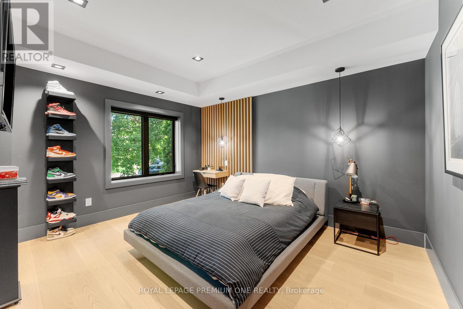 49 Norman Drive, King, ON - Indoor Photo Showing Bedroom