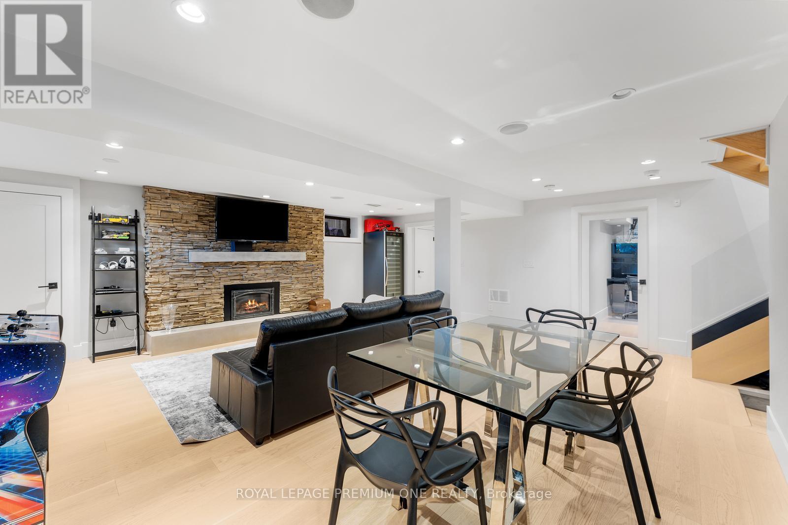 49 Norman Drive, King, ON - Indoor With Fireplace