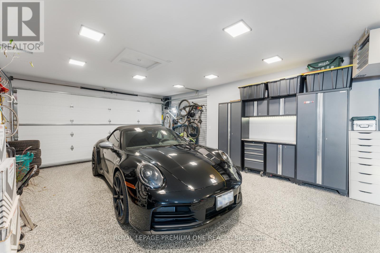 49 Norman Drive, King, ON - Indoor Photo Showing Garage