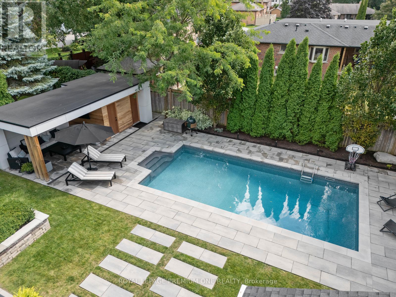 49 Norman Drive, King, ON - Outdoor With In Ground Pool