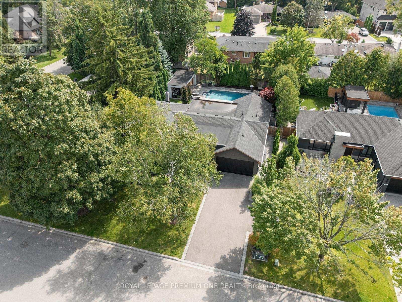 49 Norman Drive, King, ON - Outdoor With In Ground Pool