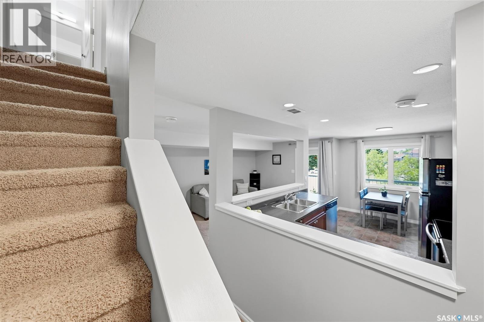 203 515 28Th Street E, Prince Albert, SK - Indoor