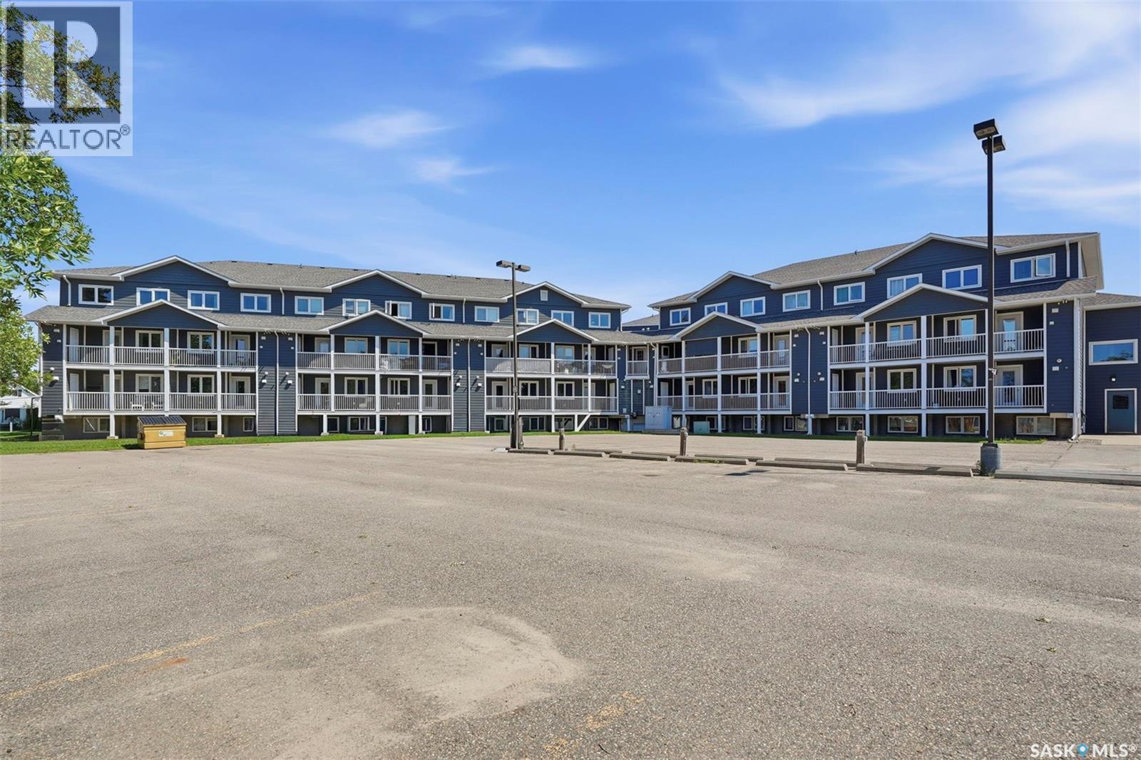 203 515 28Th Street E, Prince Albert, SK - Outdoor With Balcony With Facade