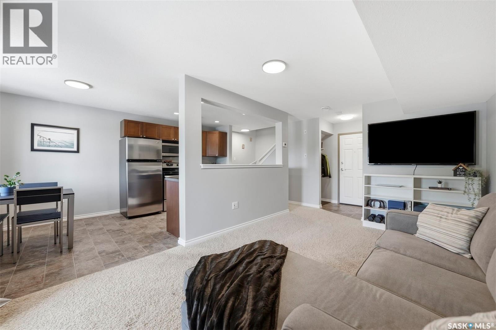 203 515 28Th Street E, Prince Albert, SK - Indoor Photo Showing Other Room