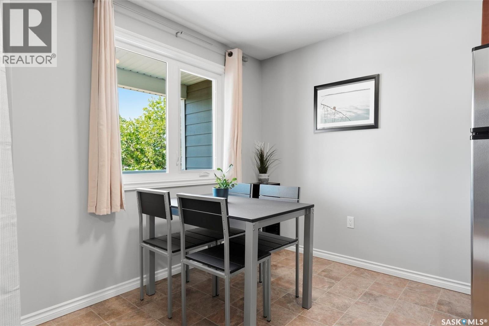 203 515 28Th Street E, Prince Albert, SK - Indoor Photo Showing Dining Room