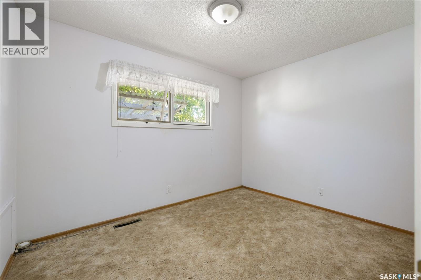 4343 England Road, Regina, SK - Indoor Photo Showing Other Room