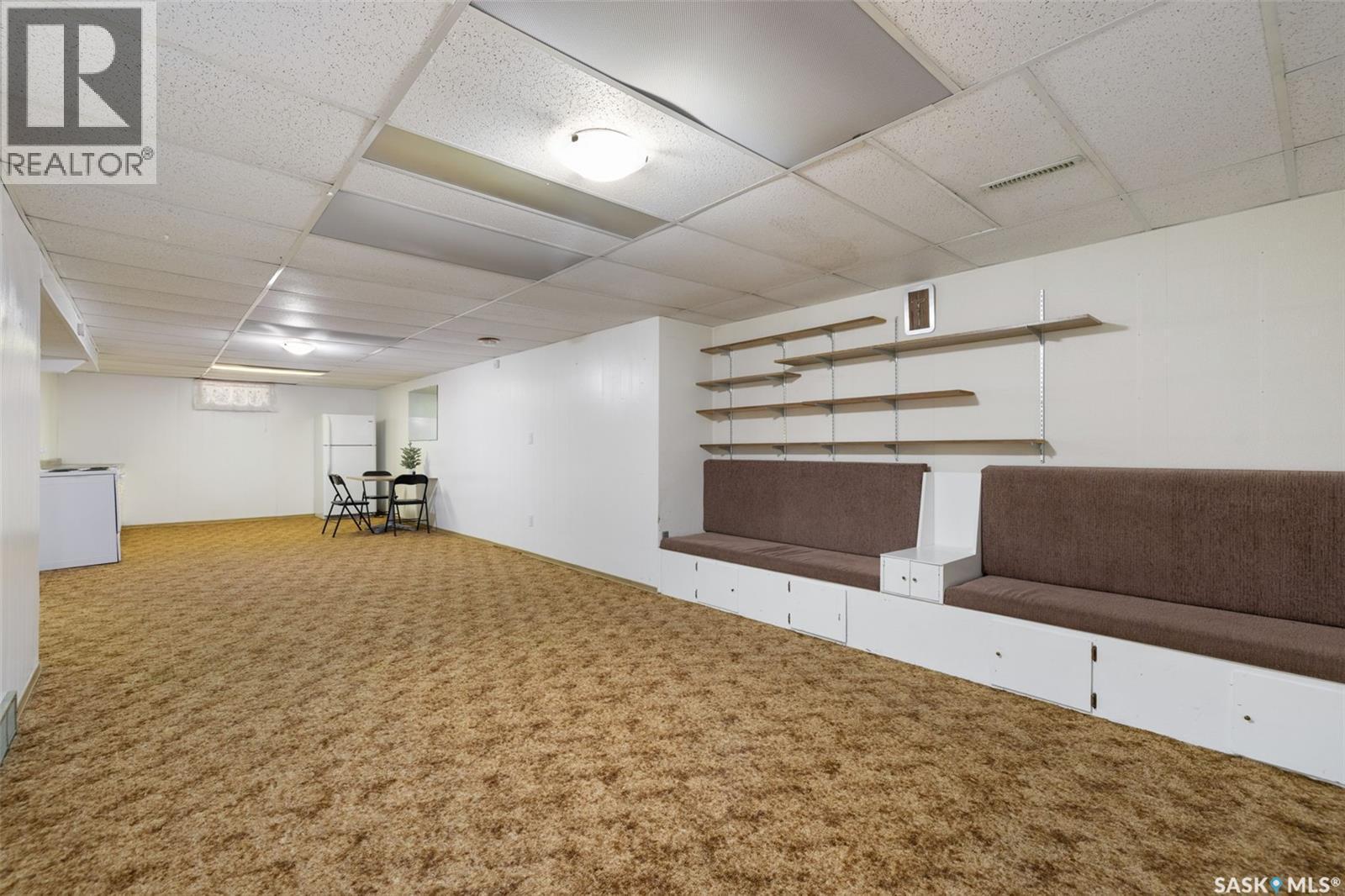 4343 England Road, Regina, SK - Indoor