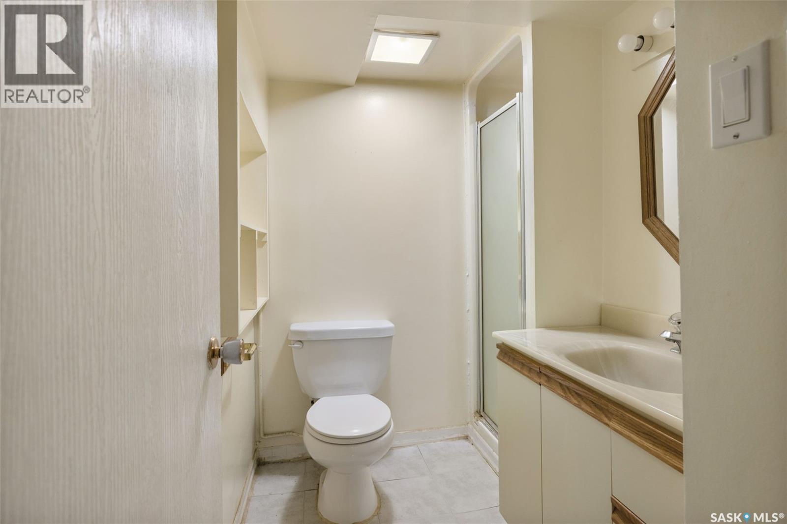 4343 England Road, Regina, SK - Indoor Photo Showing Bathroom