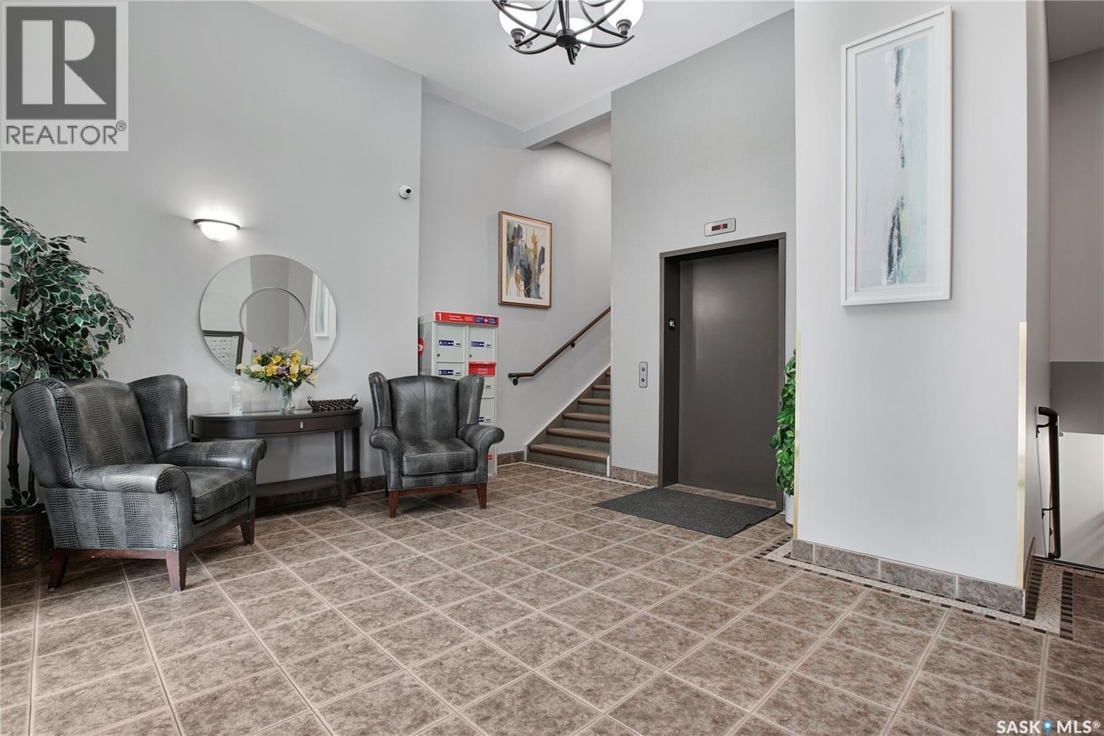 405 600 Centennial Boulevard, Warman, SK - Indoor