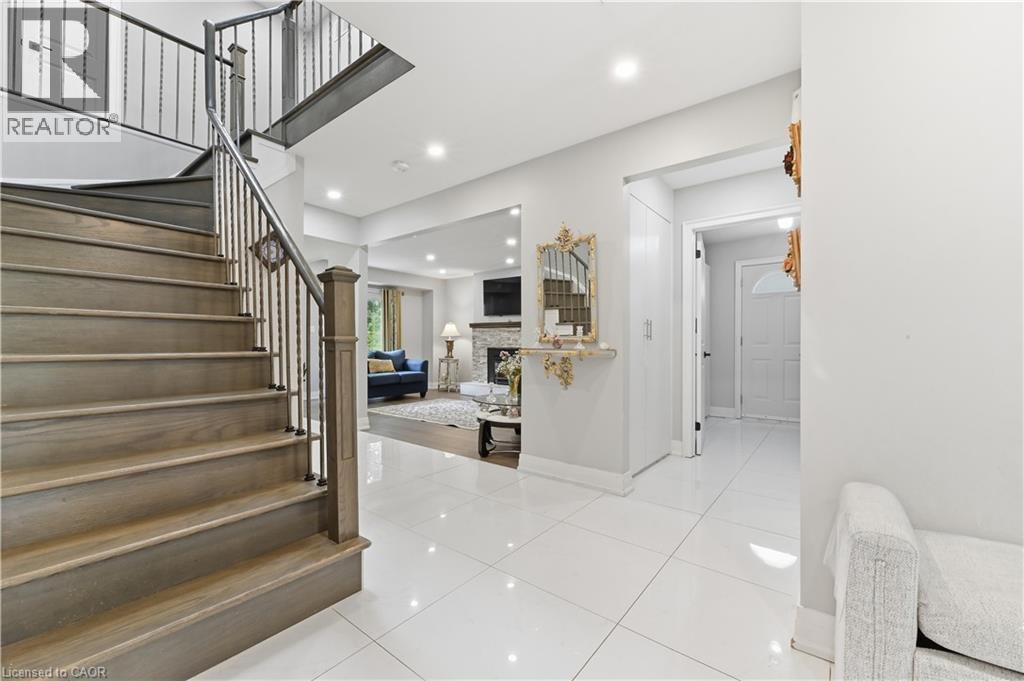 512 Hawthorne Crescent, Milton, ON - Indoor Photo Showing Other Room