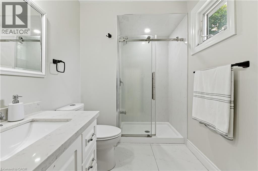 512 Hawthorne Crescent, Milton, ON - Indoor Photo Showing Bathroom