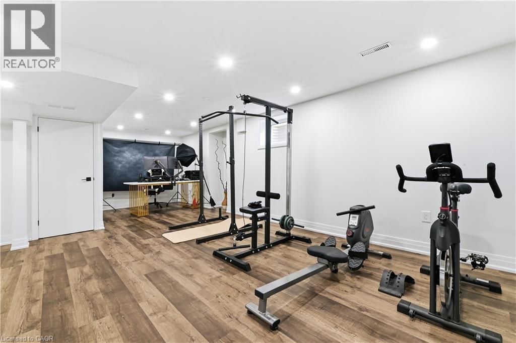 512 Hawthorne Crescent, Milton, ON - Indoor Photo Showing Gym Room