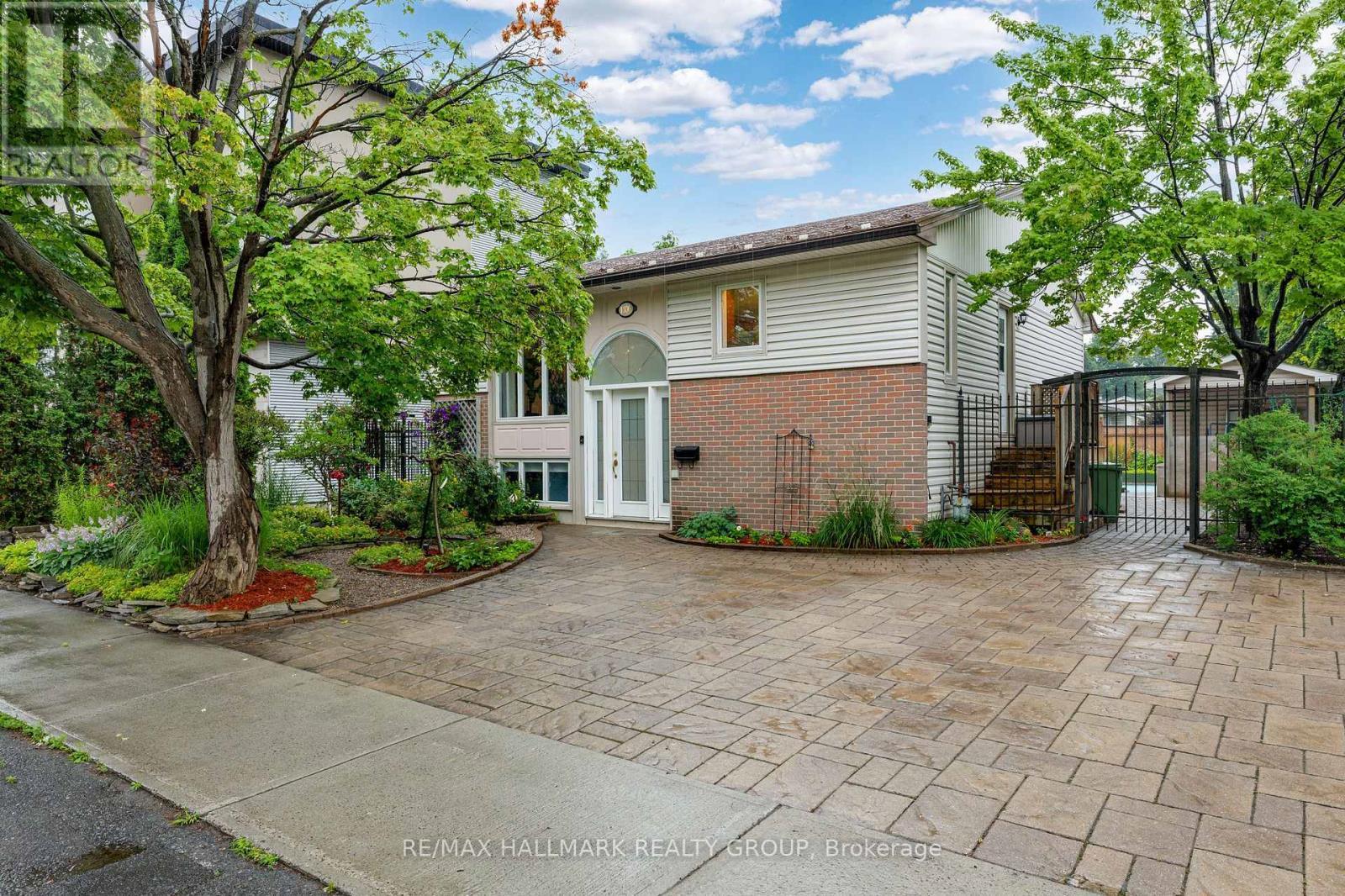 1100 Bathgate Drive, Ottawa, ON - Outdoor