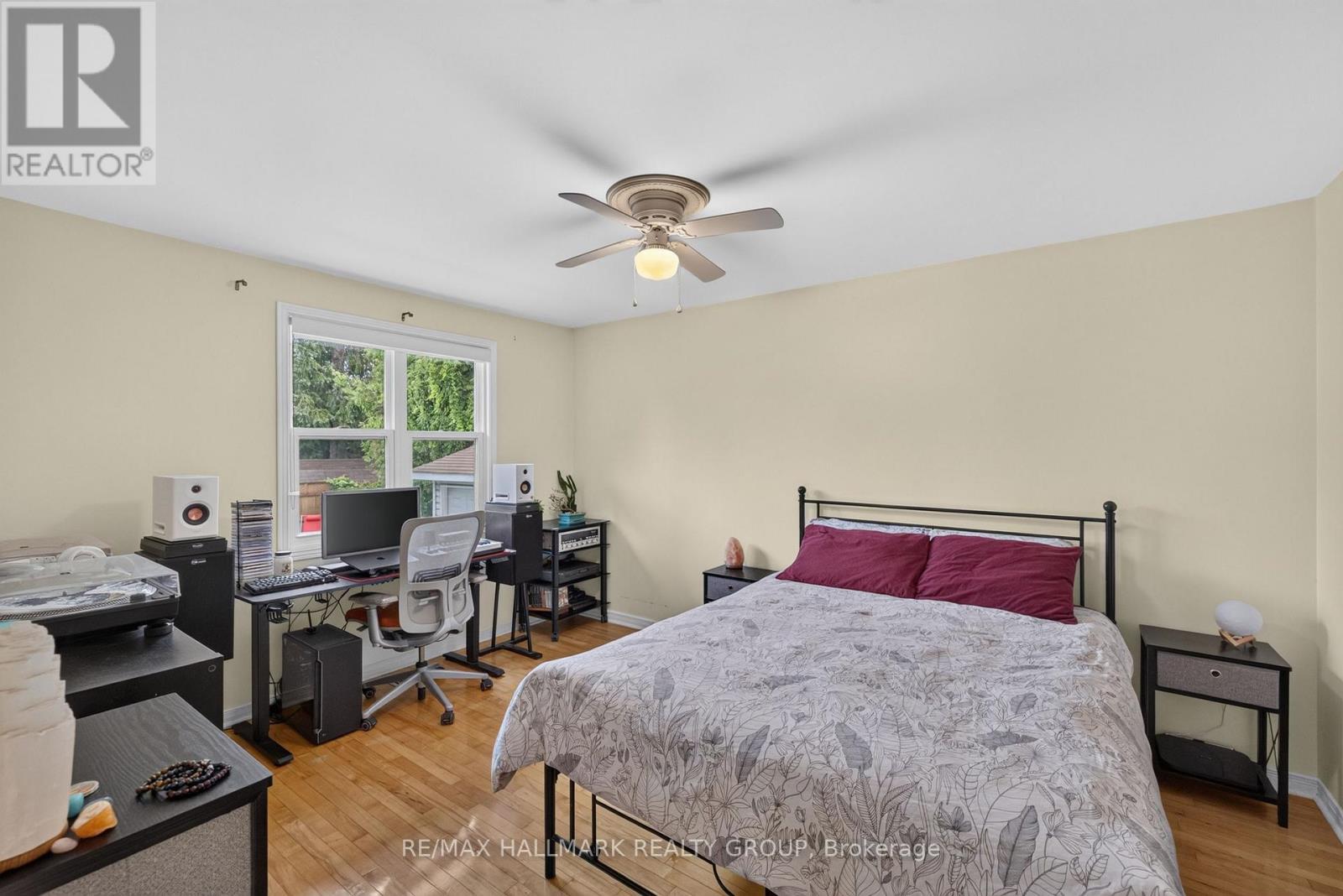1100 Bathgate Drive, Ottawa, ON - Indoor Photo Showing Bedroom