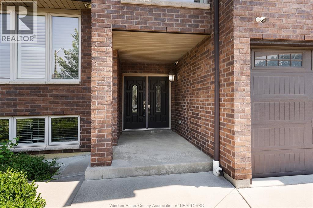 2988 Ruth, Windsor, ON - Outdoor With Exterior