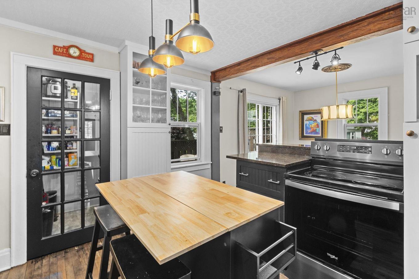 16 Lawnwood Avenue, Halifax, NS - Indoor