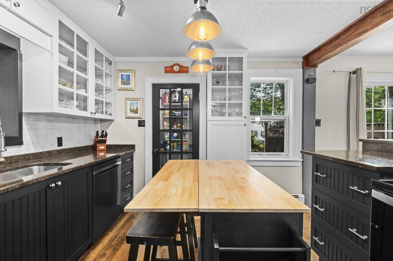16 Lawnwood Avenue, Halifax, NS - Indoor